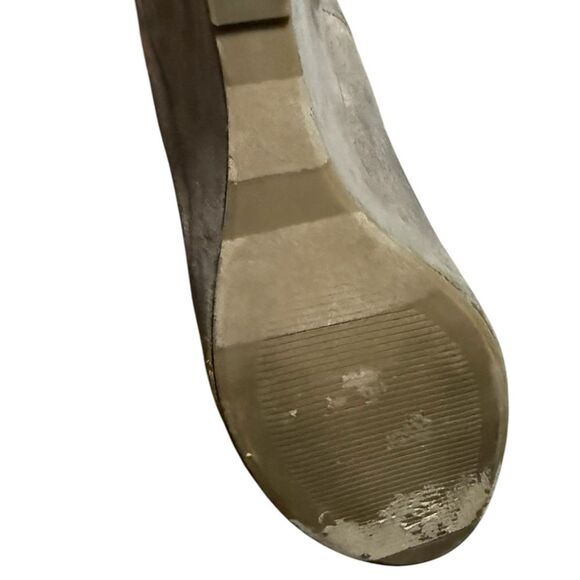 APT. 9 Kensington Taupe Wedge Pumps Women’s 6.5M – Faux Suede Platform Heel - Picture 5 of 8